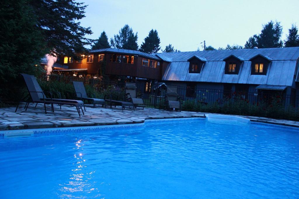 Auberge Le Cheval Bleu Saint-Alphonse-Rodriguez Exterior photo